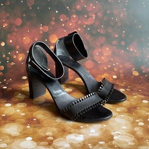 CHLOÉ Black Scallop Heel